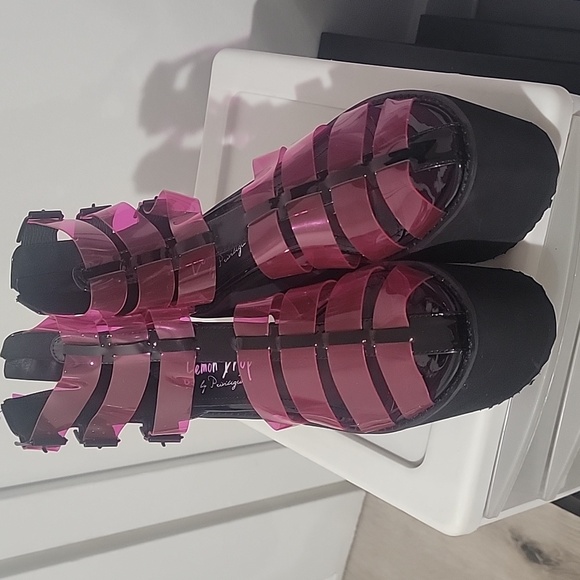 Lemon Drop by Privileged Pest platform sandals size 9 NWOT - Picture 2 of 4